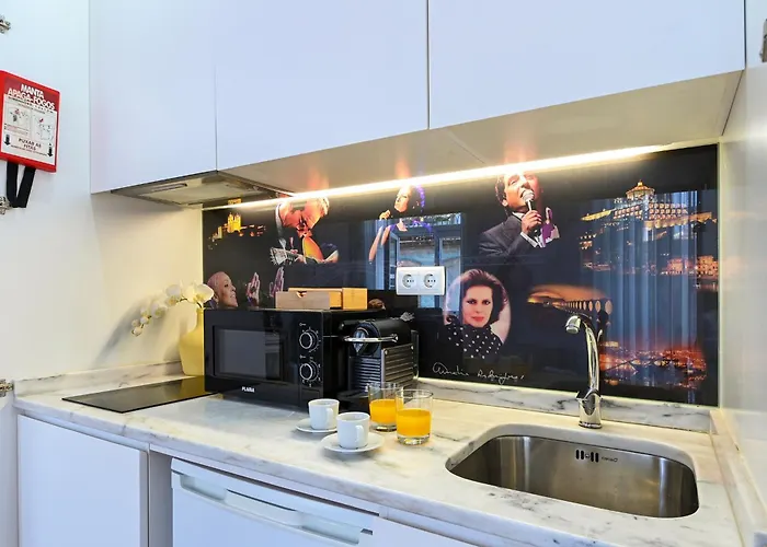 Daire Almada E Fado *