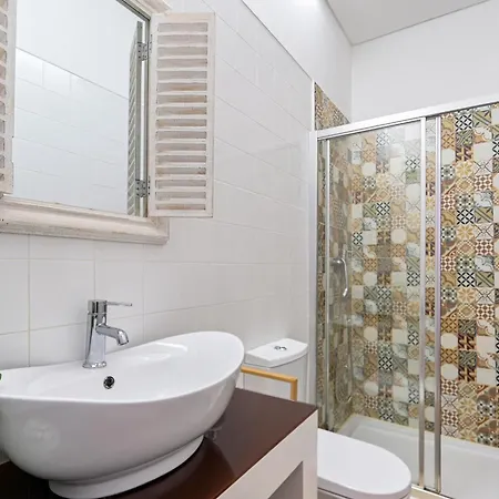 Almada E Fado Apartmán *