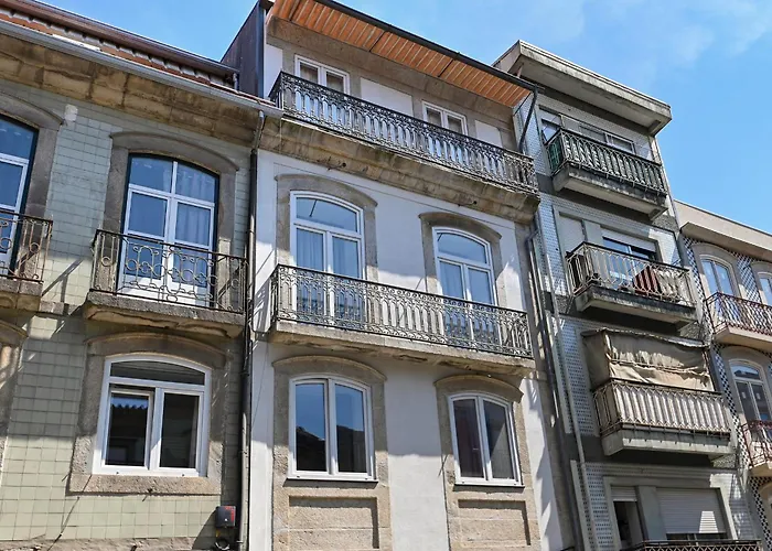 Almada E Fado 포르투