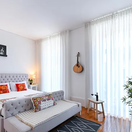 Almada E Fado 아파트