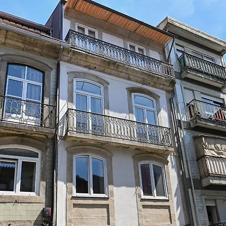 Almada E Fado 포르투